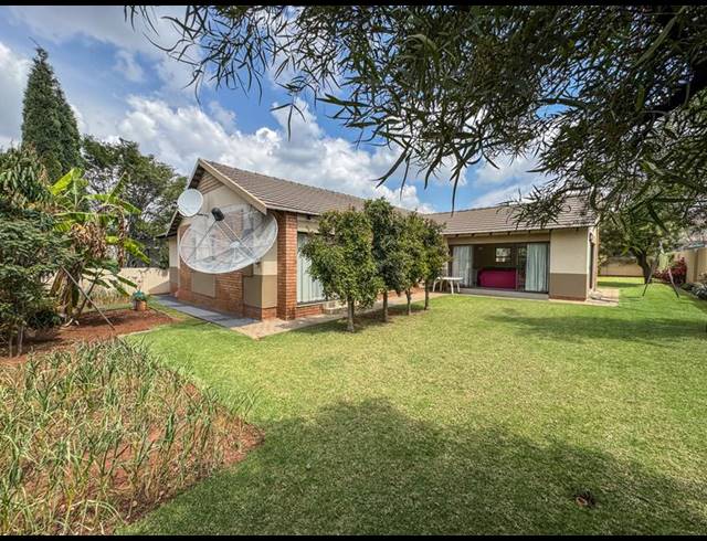 3 BEDROOM HOUSE FOR SALE IN MIDSTREAM HILL